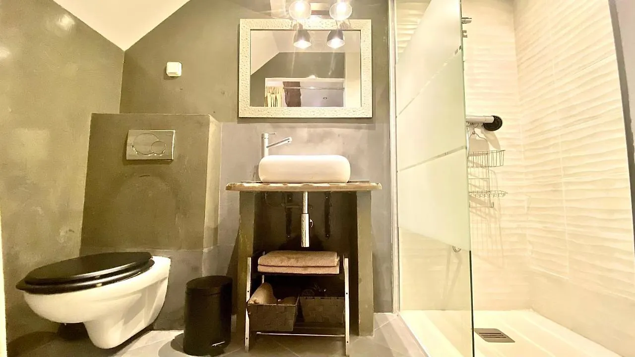 Le Vieux Choeur Nicea Apartament